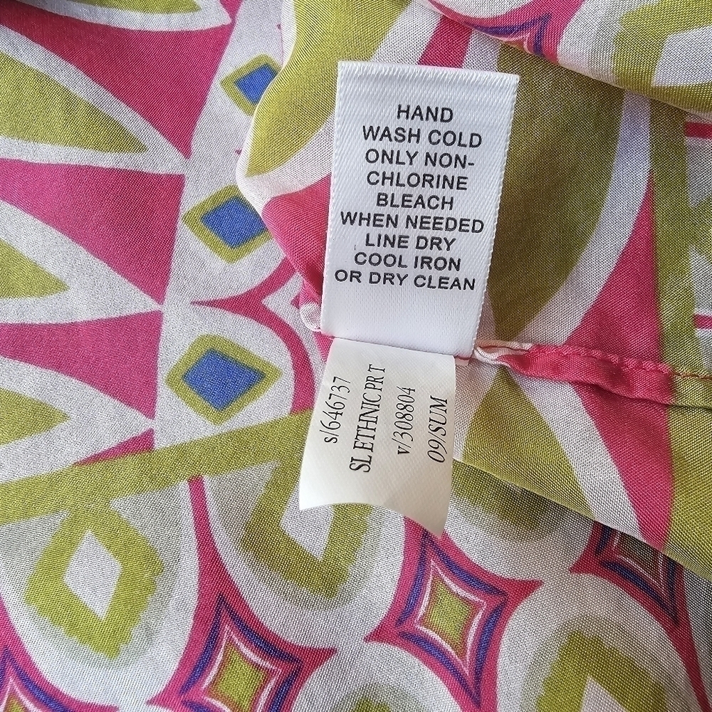 100% Silk Geometric Print Pink And Green Bib Front Banana Republic Top, Size XS - Picture 6 of 9